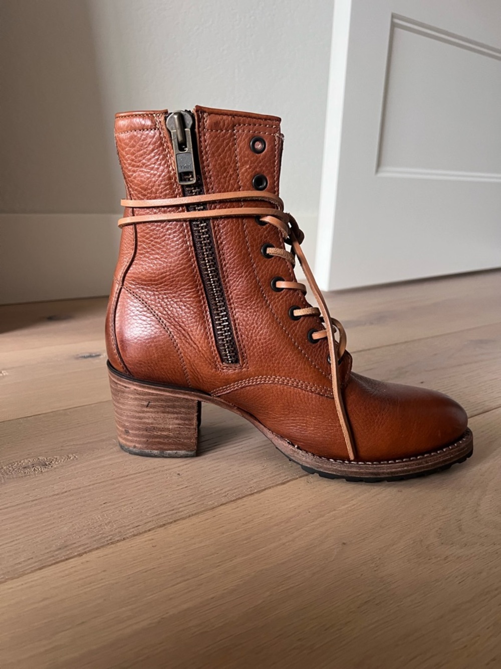 Freebird by Steven Cavalier Lace-Up Leather Ankle Boots in Cognac -Worn Once - Picture 2 of 7